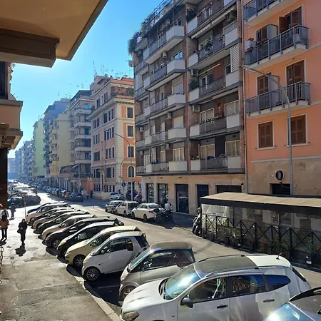 Central, Lively Neighborhood, Next To The Metro A Apartamento *