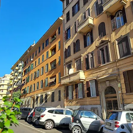 Apartamento Central, Lively Neighborhood, Next To The Metro A